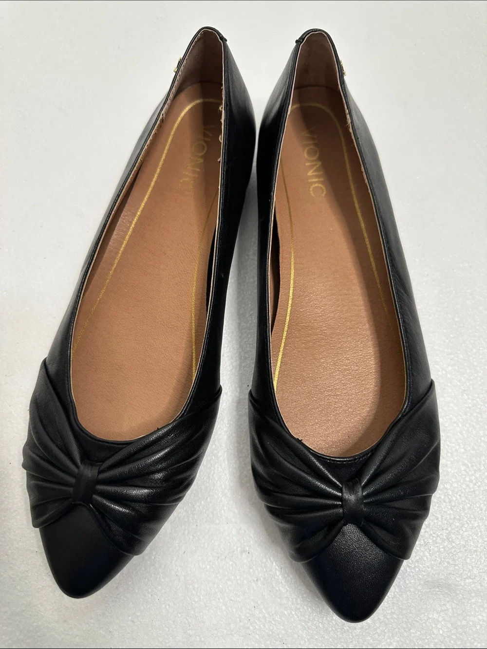 Vionic Black Pointed Toe Bow leather Ballet Flats - Women size 9 comfy office